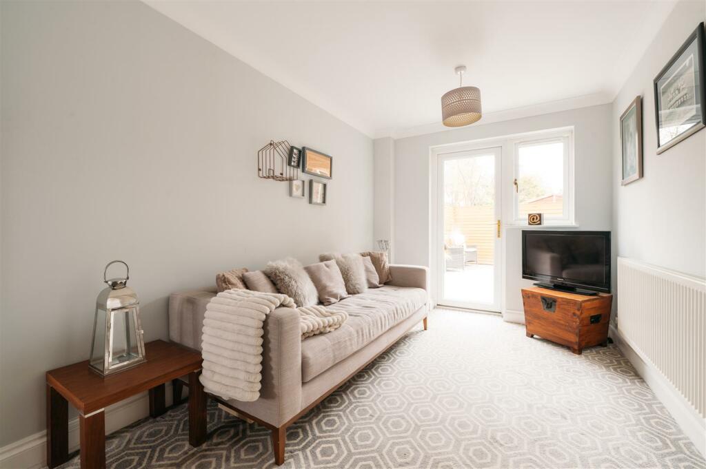1 Woodside Gardens, Hitchin-13.jpg