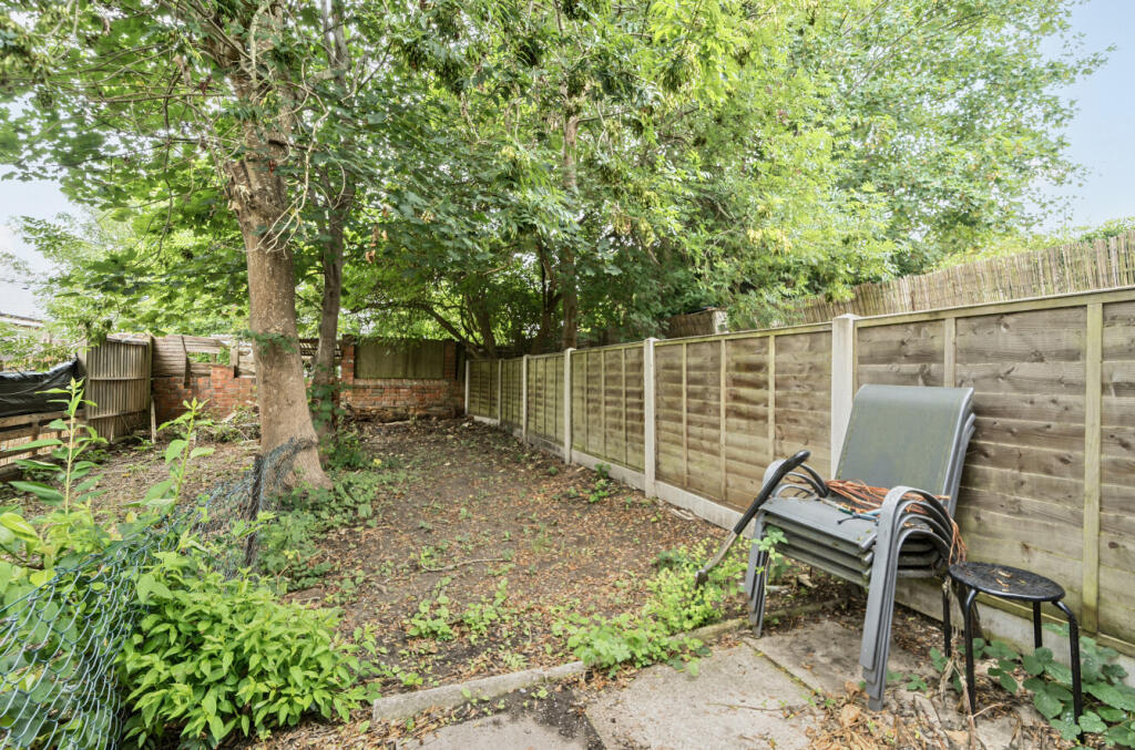 1332802-5-6890a2d...