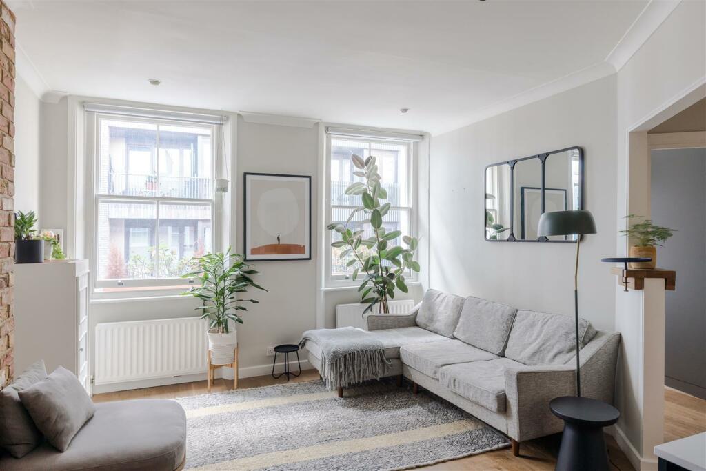 18 Cleveland Street-2.jpg