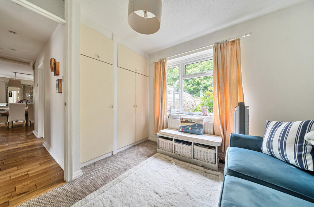 1302854-12-68494d...