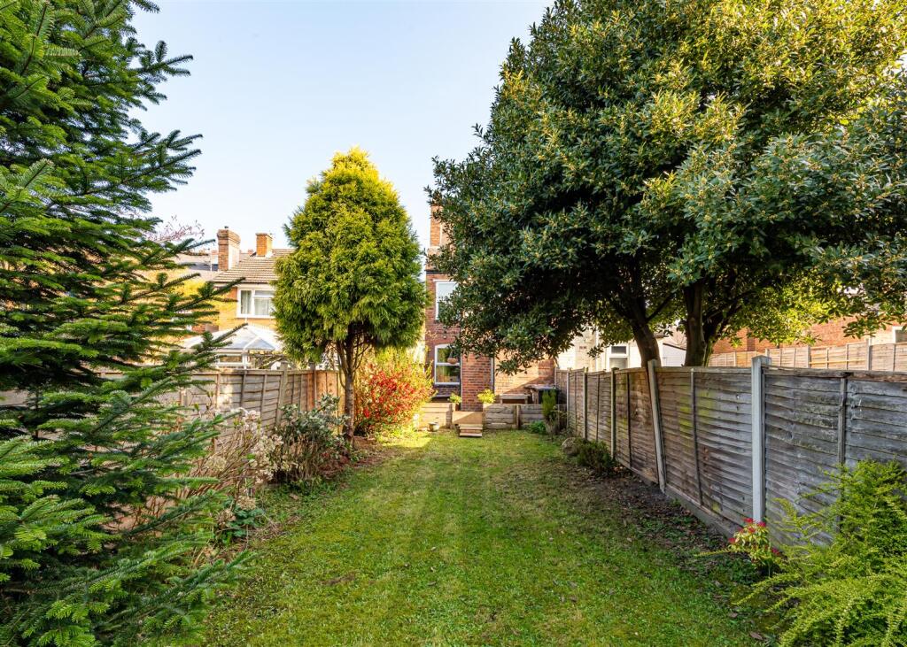 40 Westbourne Road-garden4 APR25.jpg