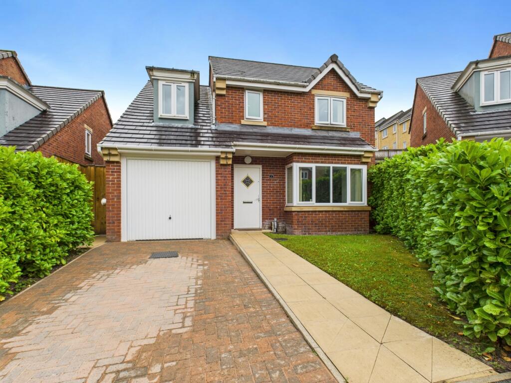 CAM03729G0-PR0094-STILL031