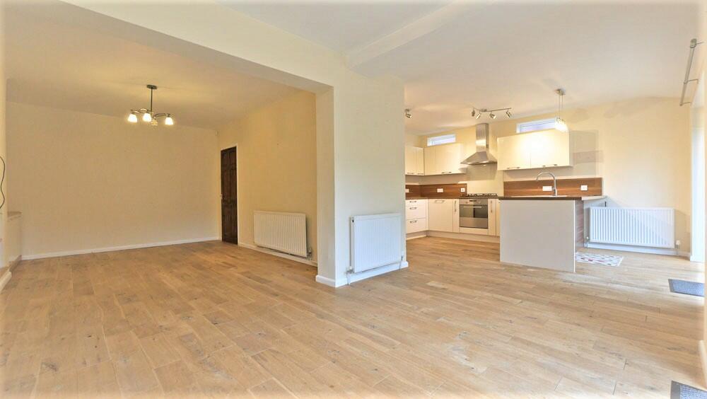 Dining/living room