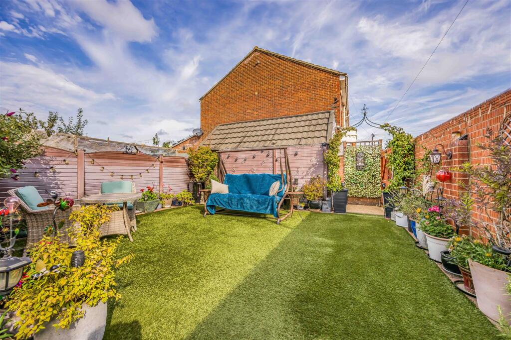 105 Meon Road, Southsea-Small-PorticoMarketing-Sol