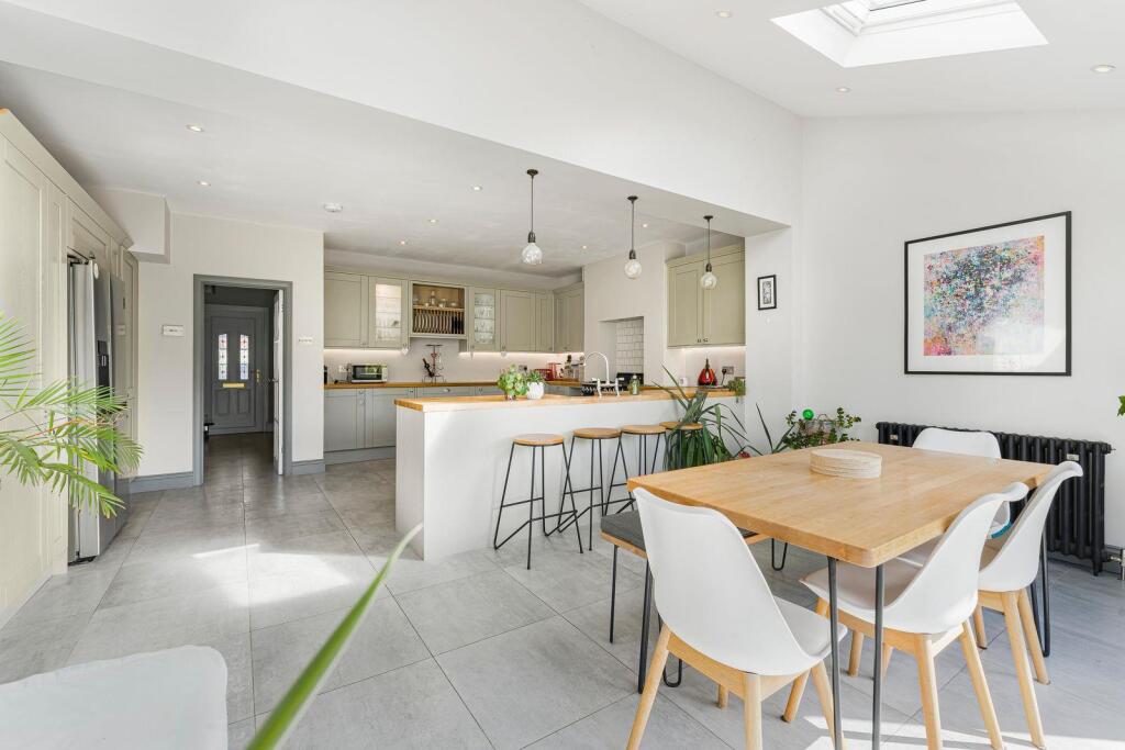 Kitchen &amp; Dining