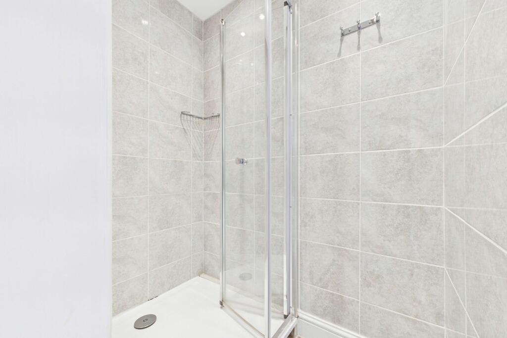 Guest room 1: modern en-suite shower room