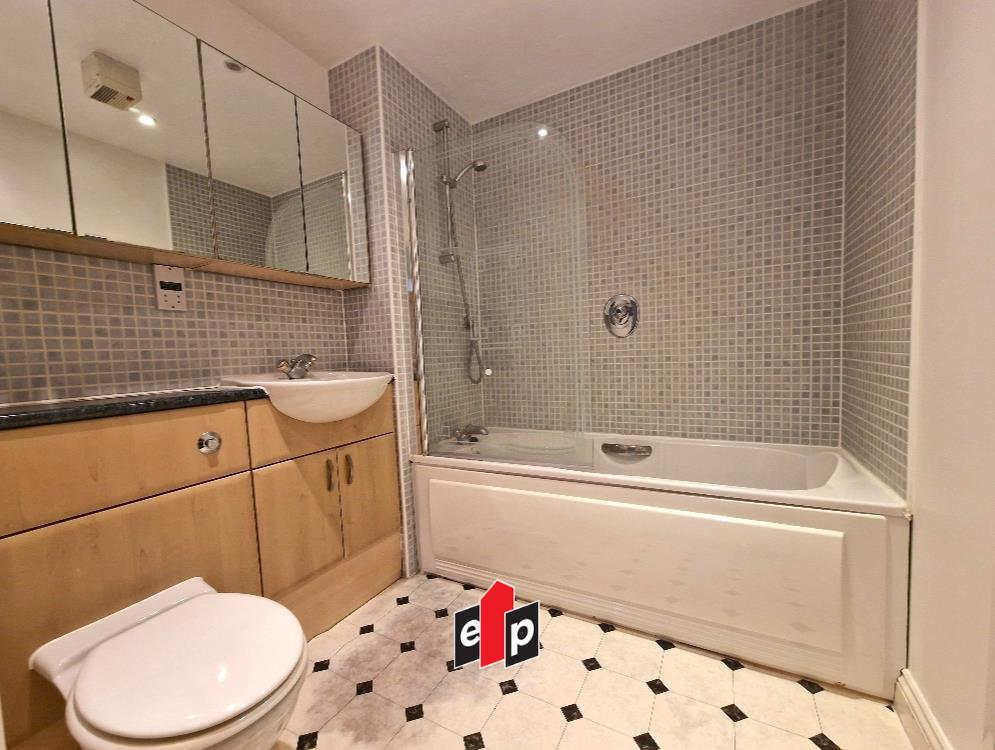 St Marys House, Broad Lane -Bathroom