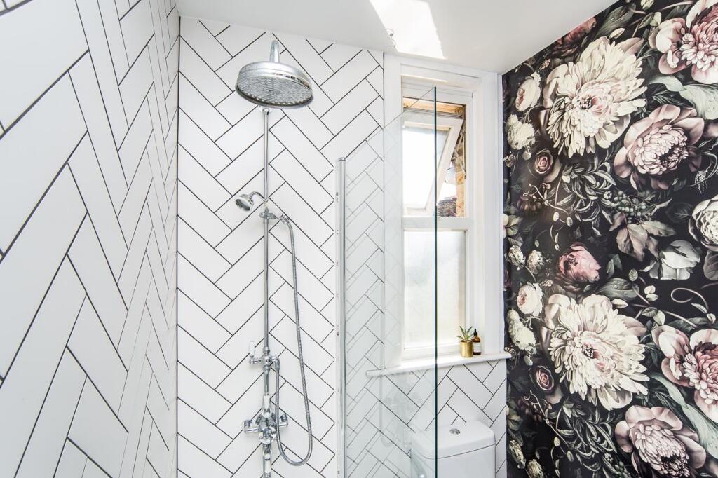 Elphinstone Road, E17