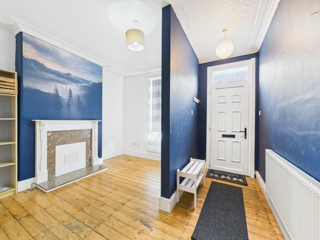 Lounge &amp; Hallway