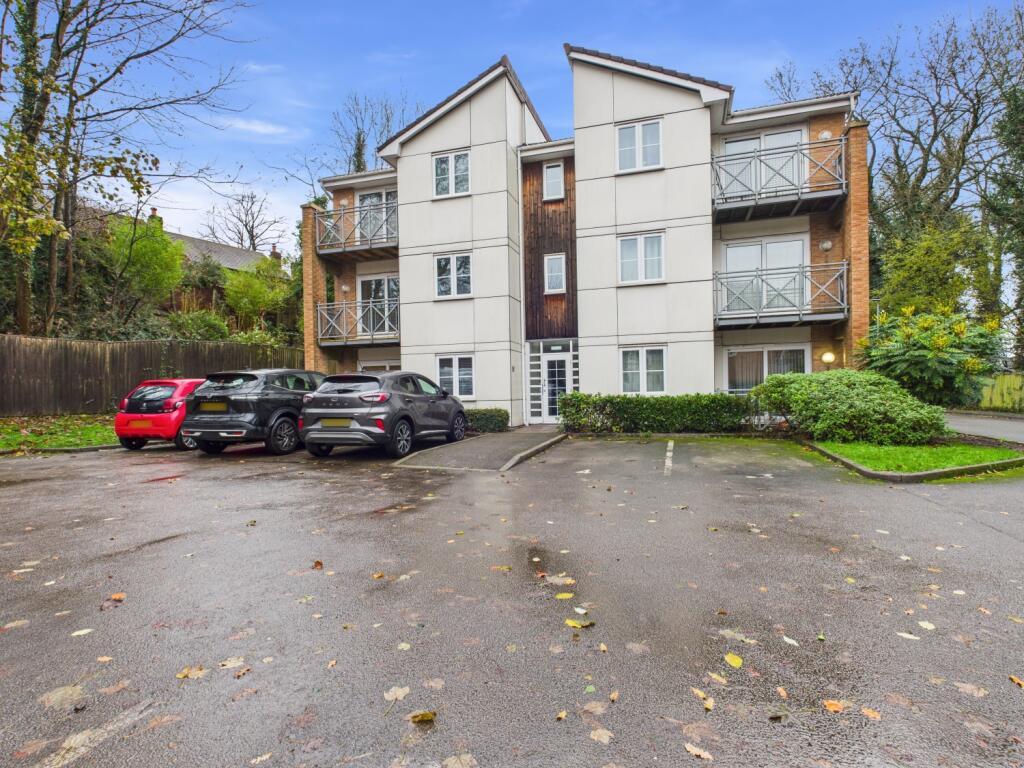 CAM03729G0-PR0187-STILL014