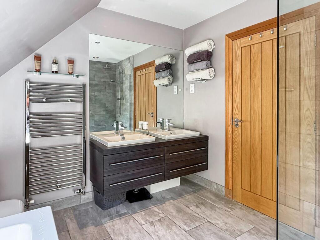 Master Ensuite