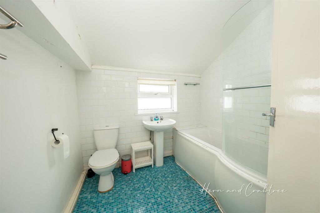 Summerfield Avenue, Cardiff, HernCrabtree (17).jpg