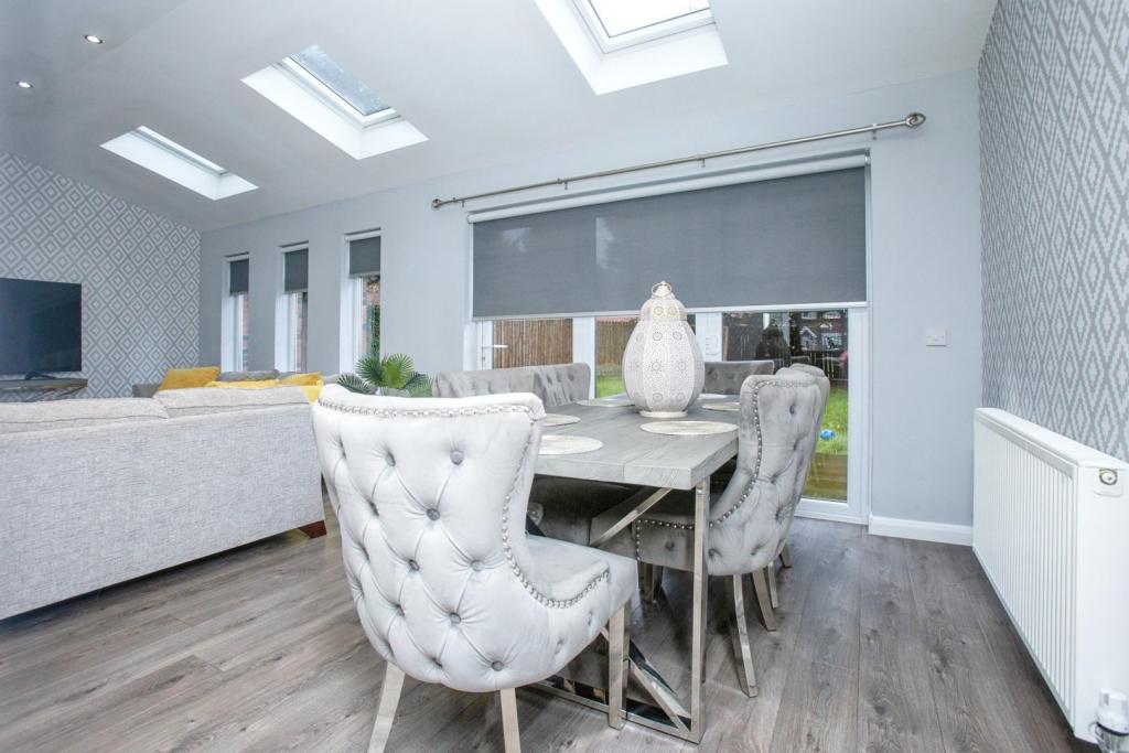 Dining / Family Room