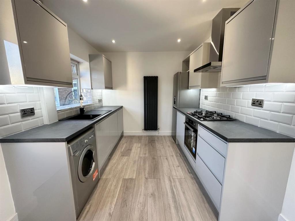 kitchen2.jpg