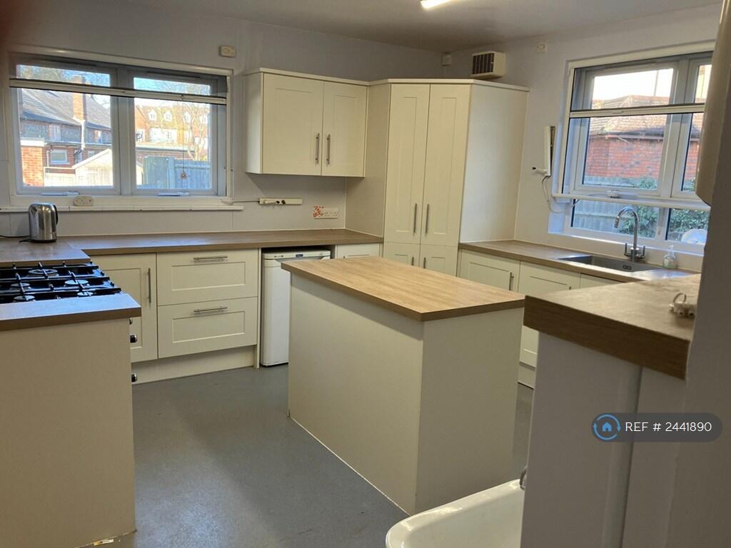 Ground Floor Communal Kitchen 