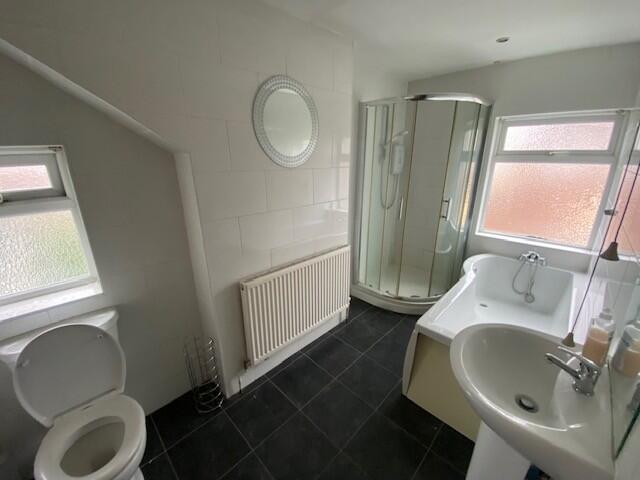 Bathroom 2 T202510231634.jpg