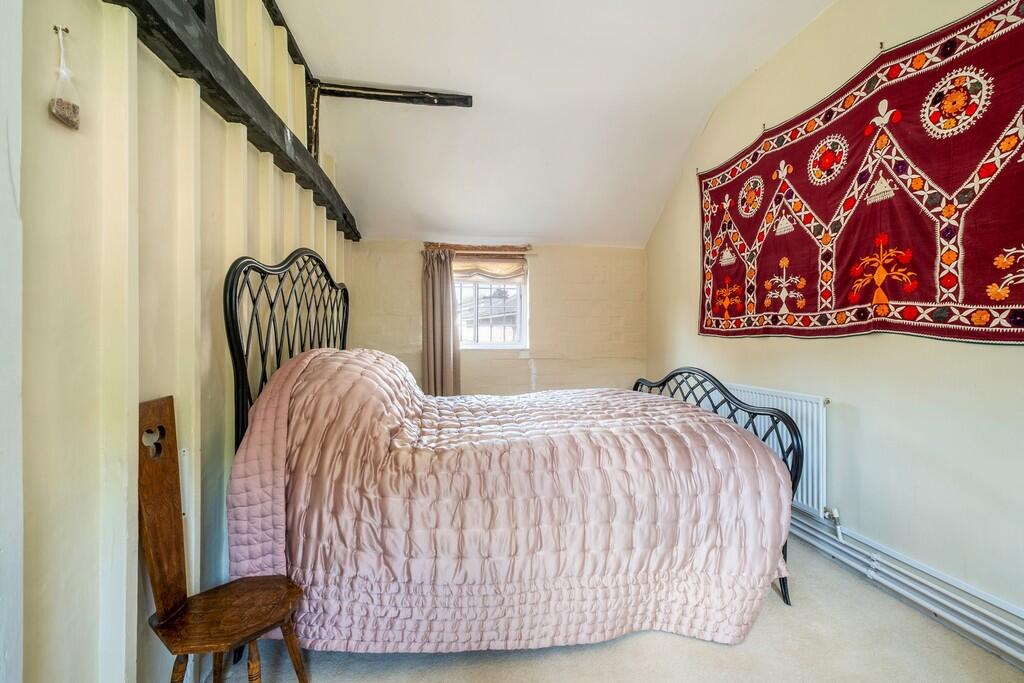 1440px-Neates Cot...