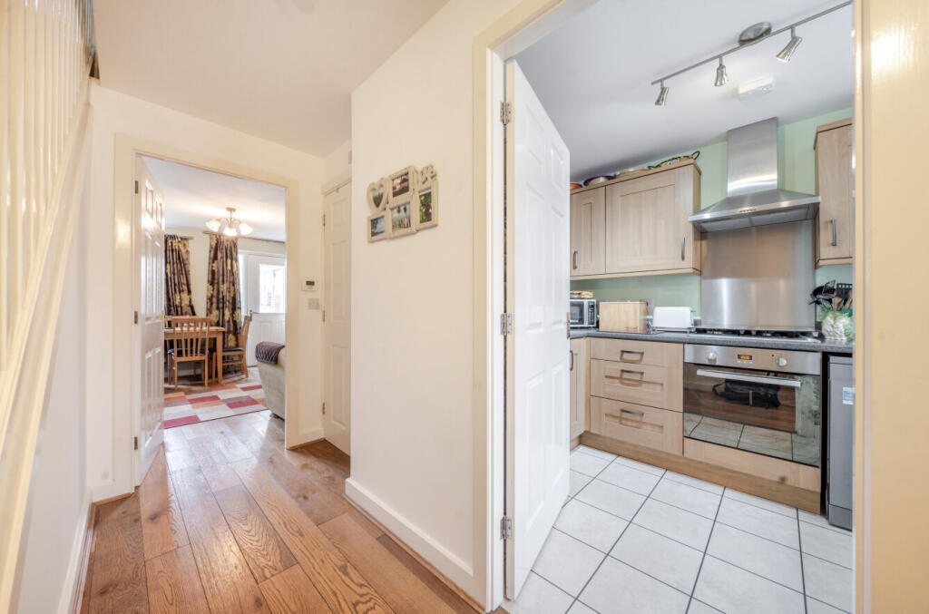 1353812-12-68de3f...