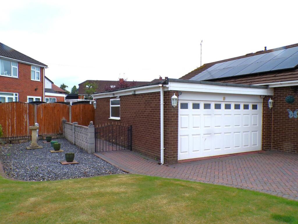 GreenLane109gdn3.JPG