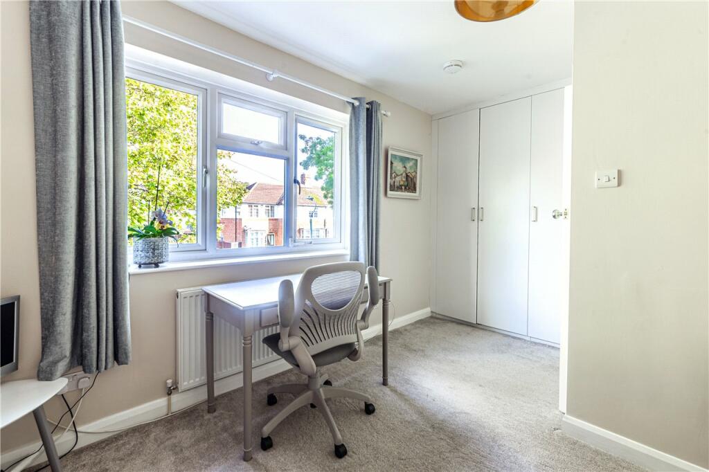 Bedroom/Study