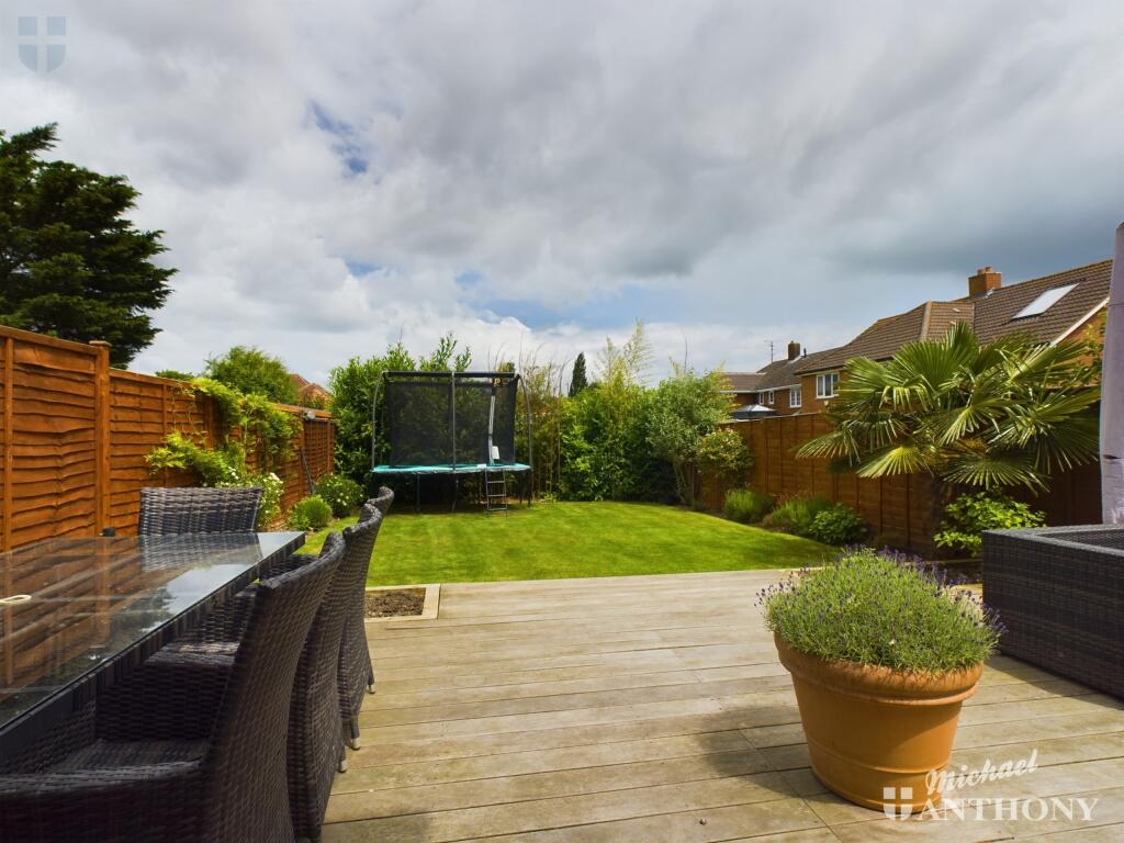 CAM03218G0-PR0241-STILL014