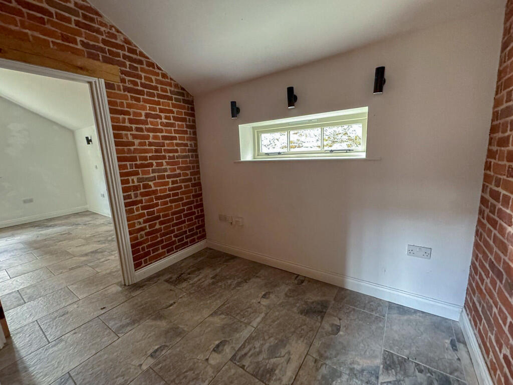 6551b63d-2407-4e1...