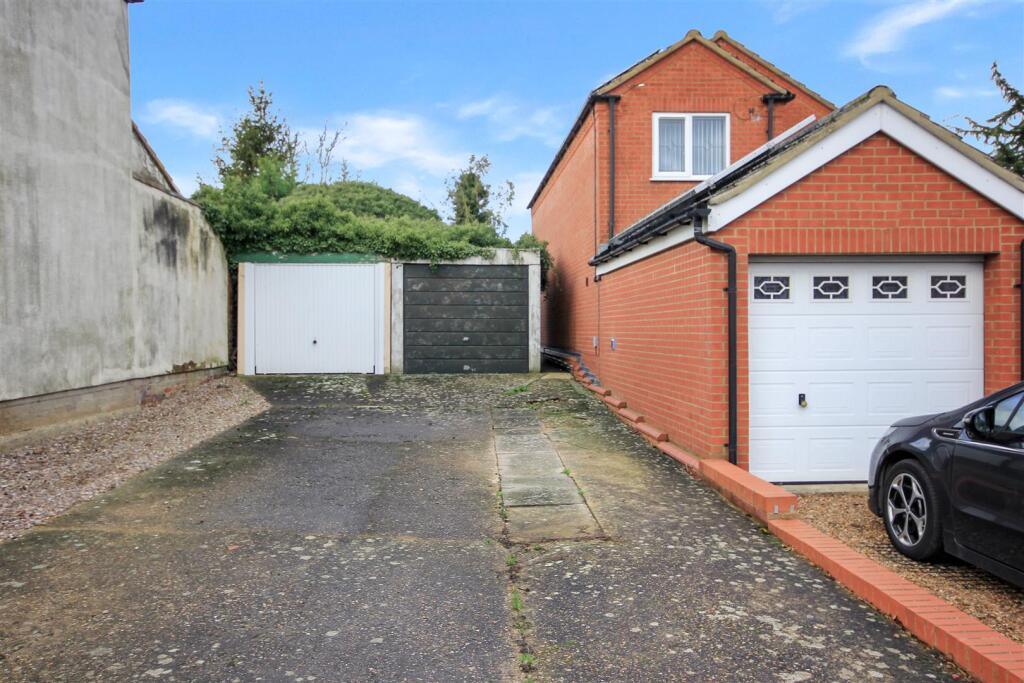 Fern Road, Rushden