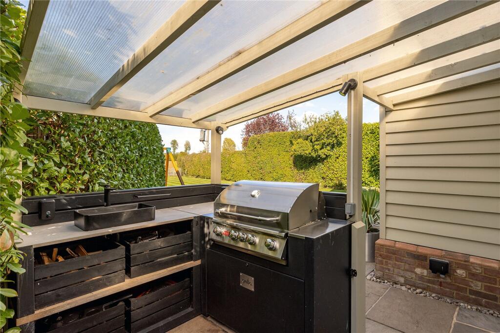 Outdoor Kitchen