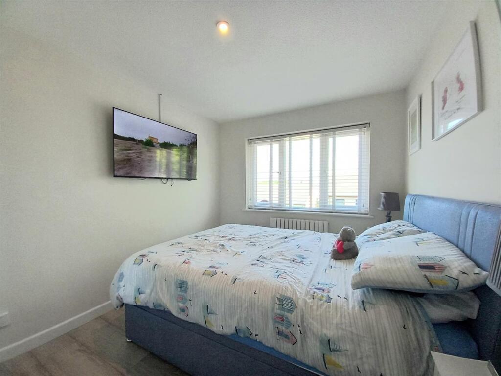 34 Galleon Bed 1.jpg