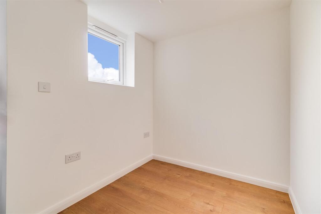 Bedroom 3 / Versatile Room (2)