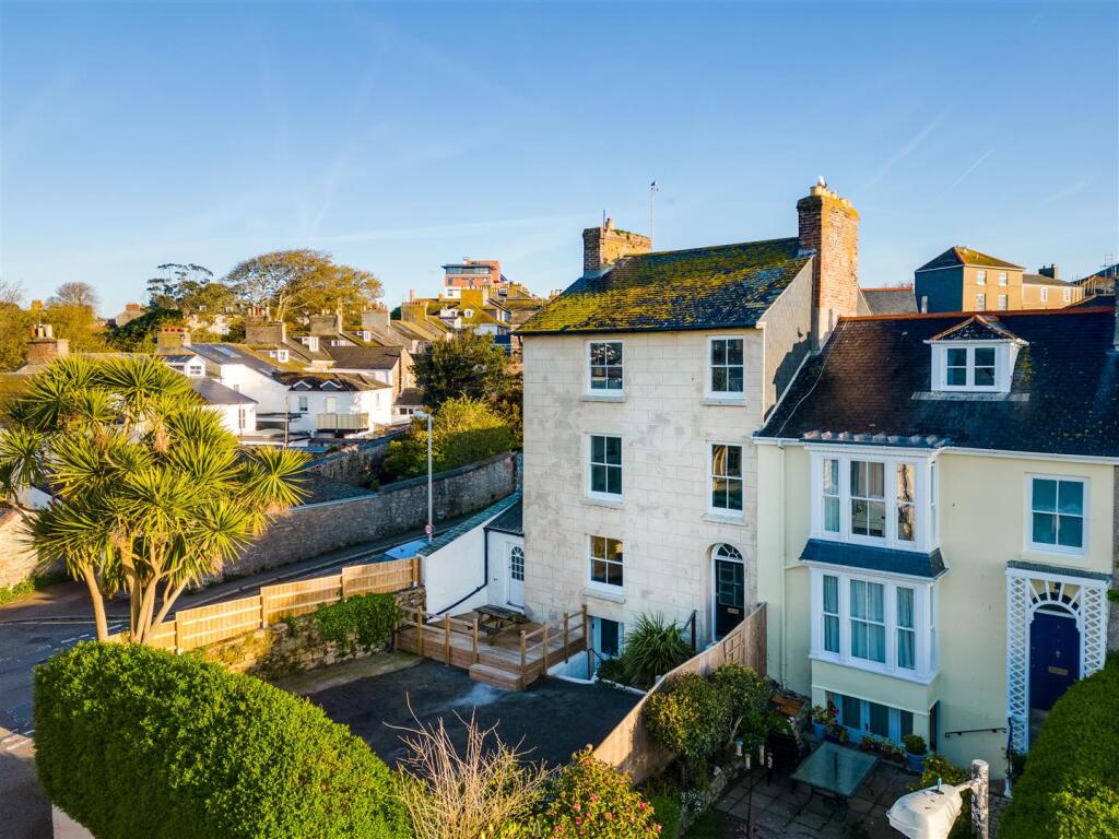 Regent Terrace 1 EXT1.jpg