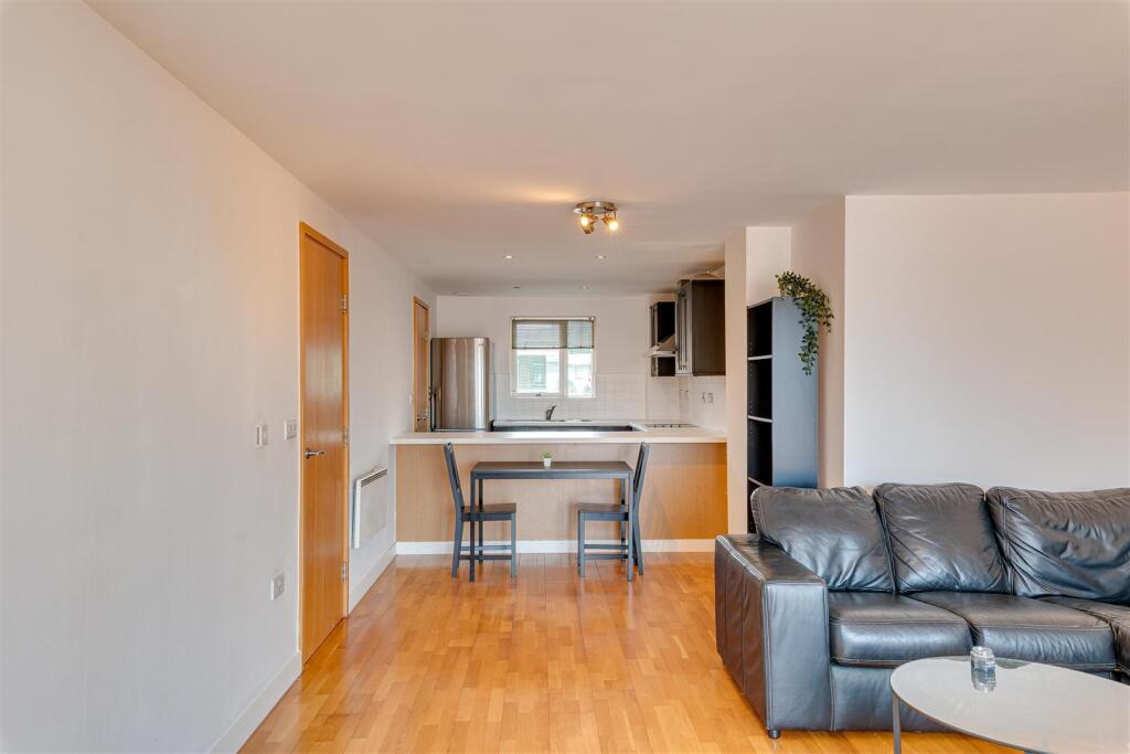 87 Hudson Gardens_21.jpg