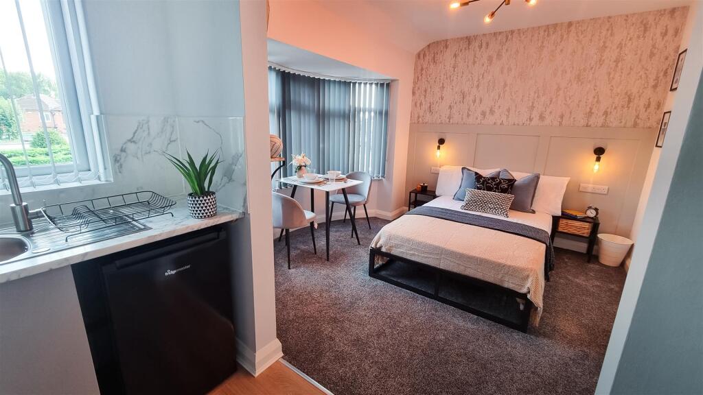 24. Room 4.jpg
