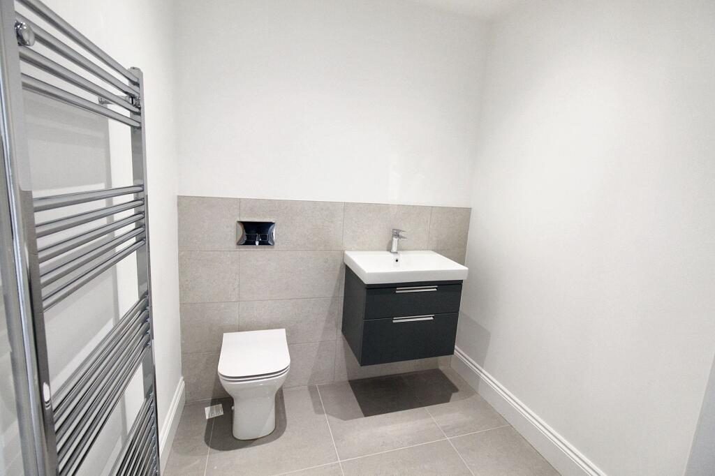 Jack and Jill En-suite