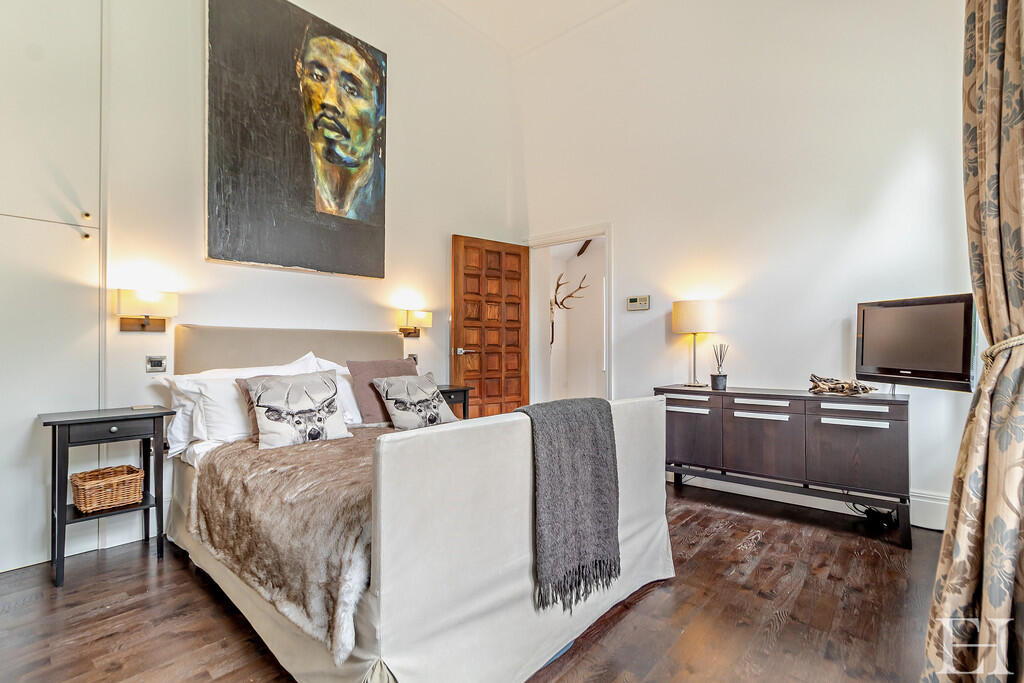 8605532-interiorW...