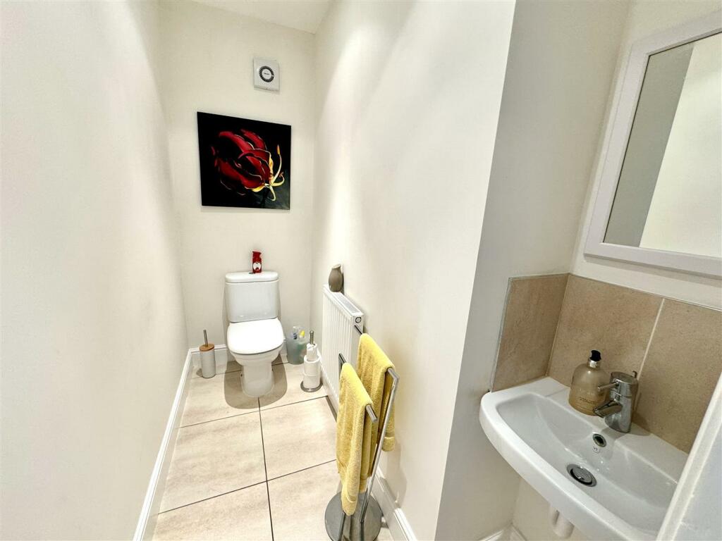CLOAKROOM/WC