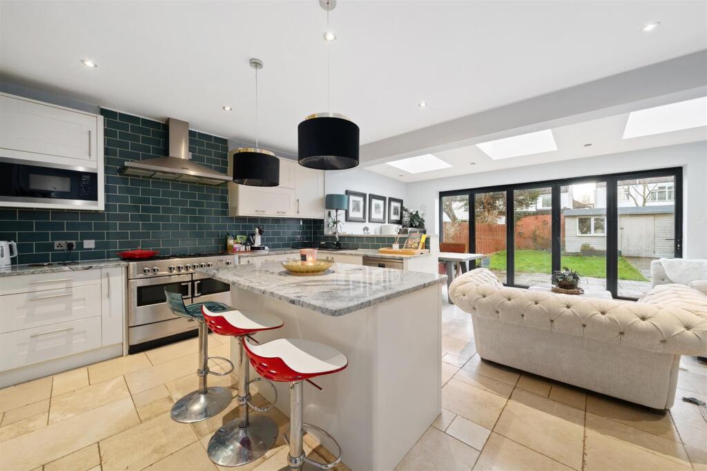 Open Plan Kitchen &amp; Family Room