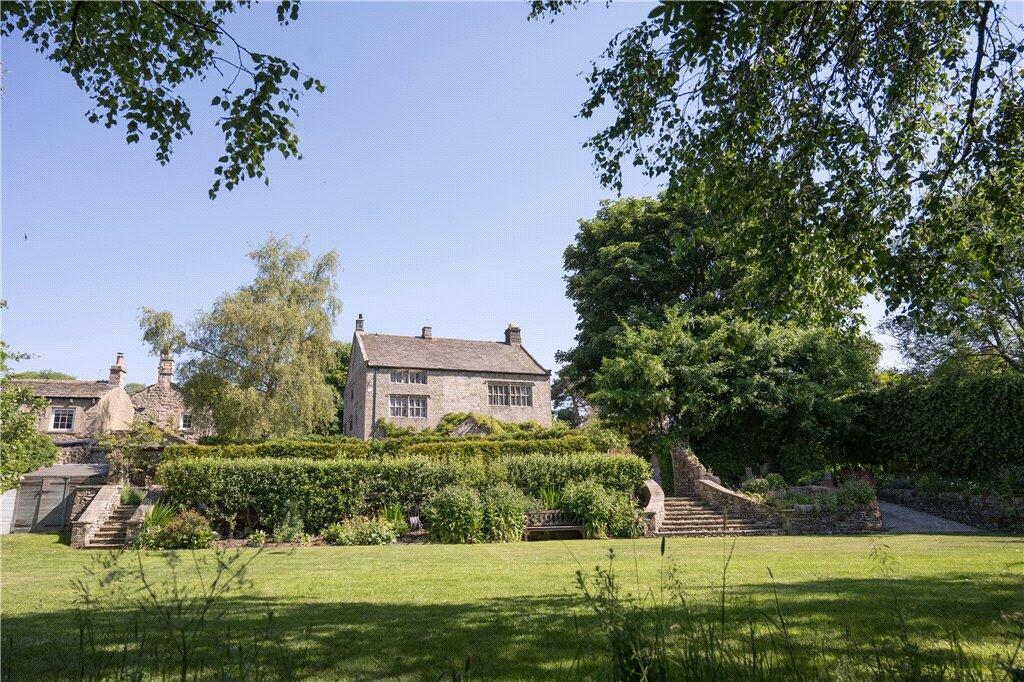 Expansive Lawn
