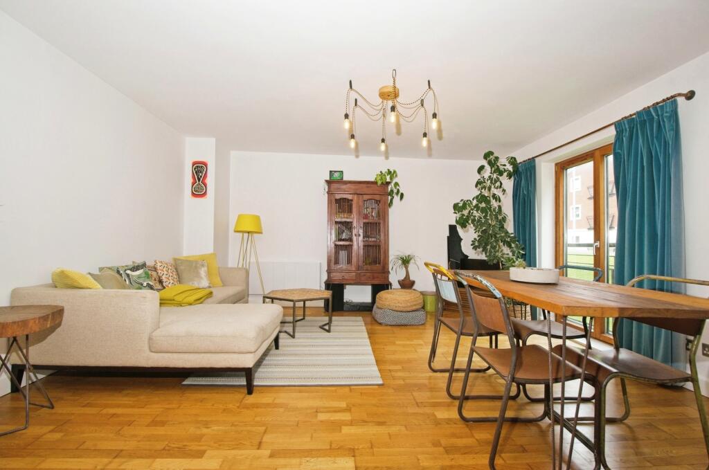 Living/Dining Area
