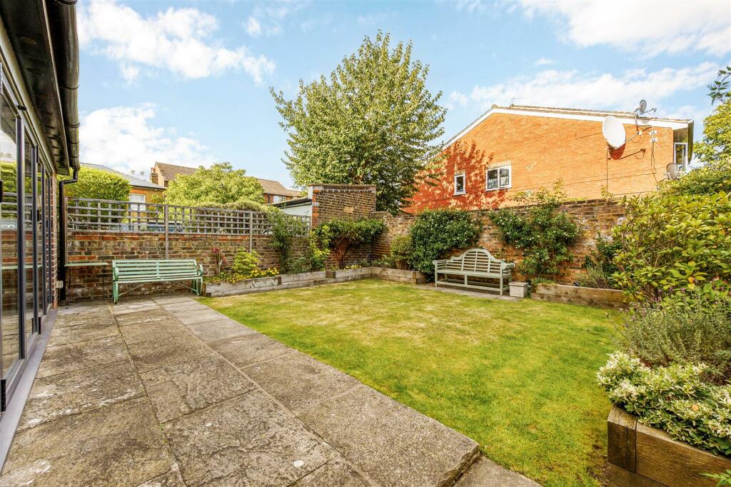 Avenue Gardens-12.jpg