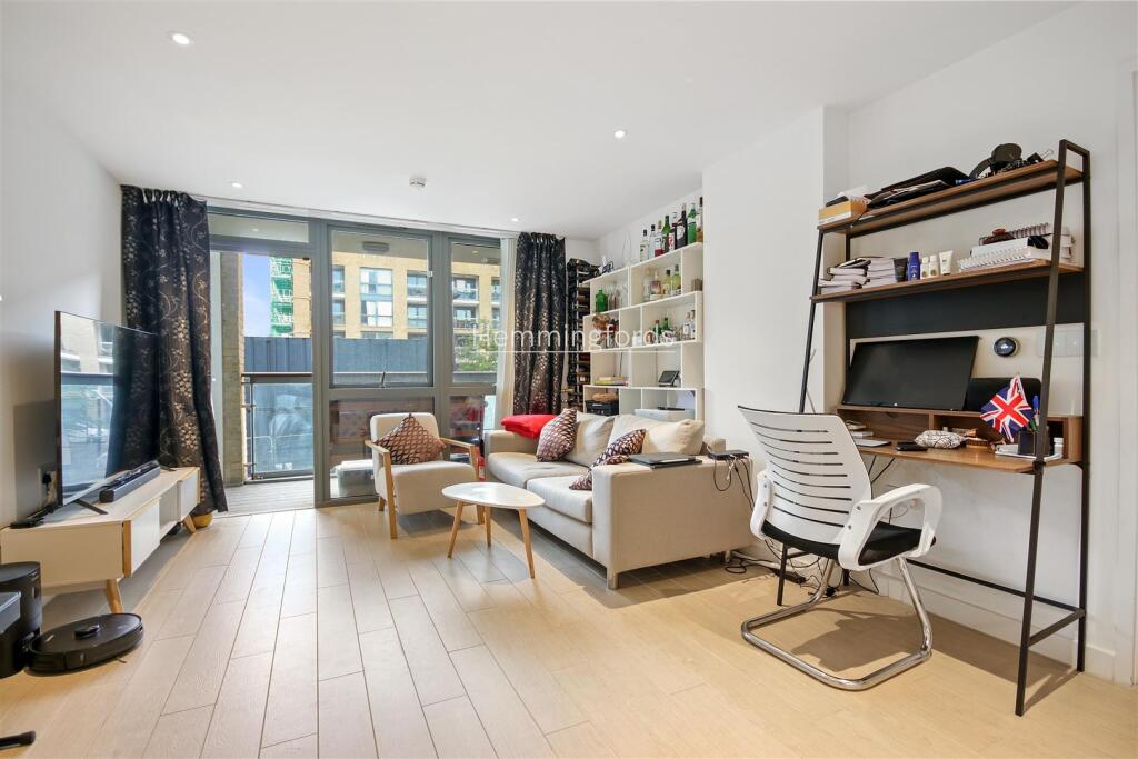 01-76849 - AM - Flat 2, 3 Ann street N1 7 FF-3-log