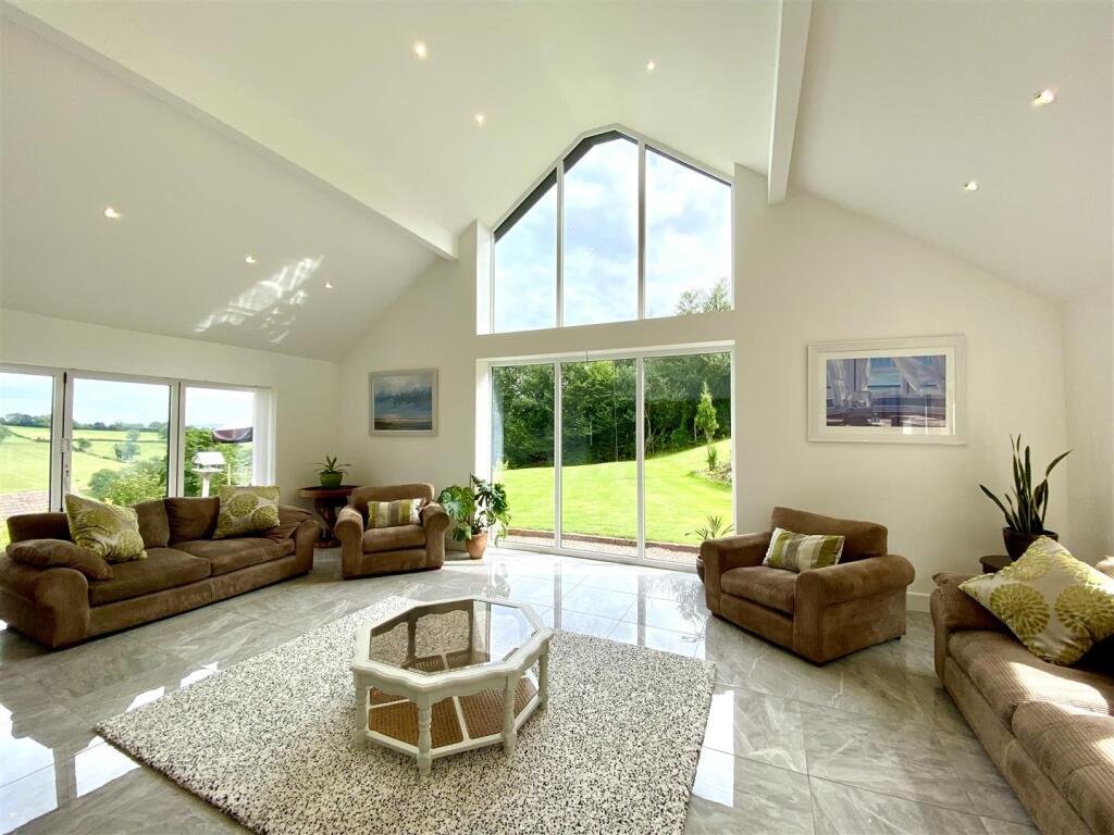 GARDEN ROOM