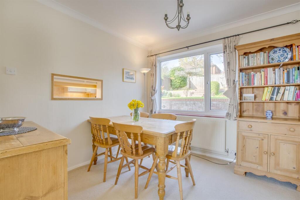 7 Hunt Road, HP13 7RE-7.jpg