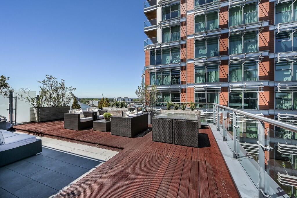 Battersea Reach, ...