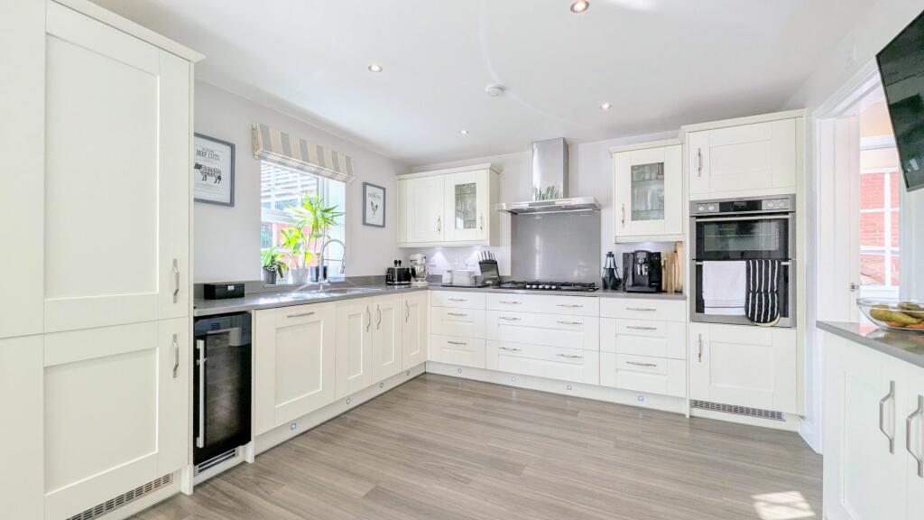 Kitchen/Breakfast Room