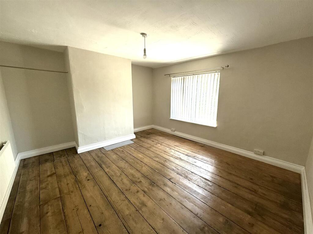 85 armitage bed.jpeg