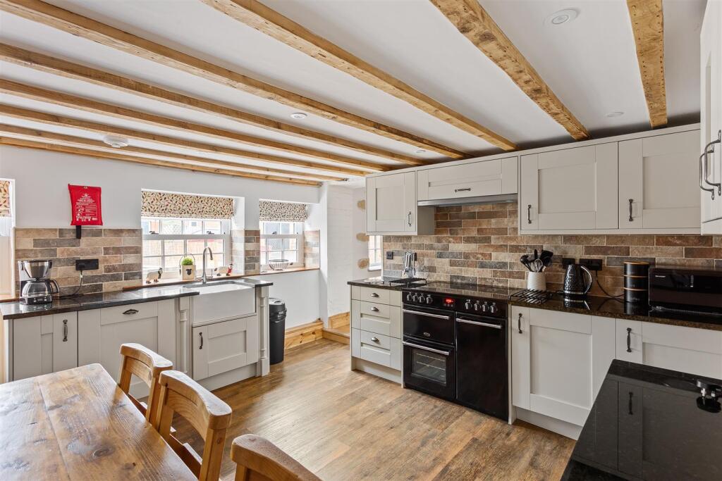 72 Westgate Pickering-10.jpg