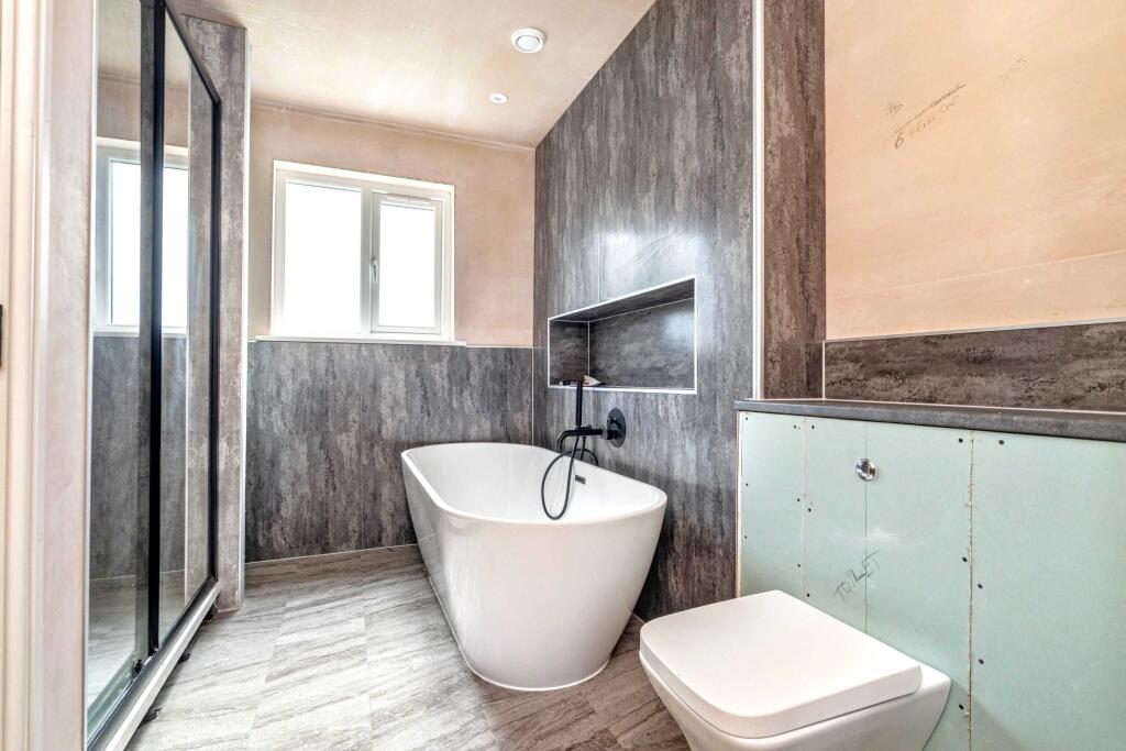Stonebridge Barn, Church Road, Earsham, Bungay, NR35 2TL