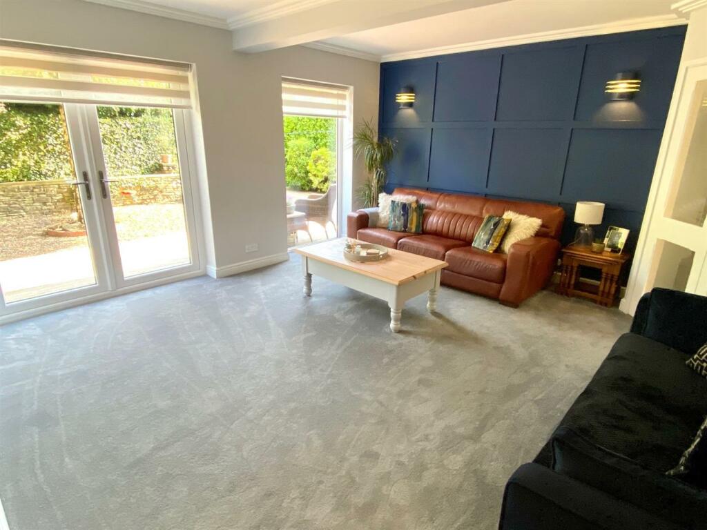 robin royd lane 28 lounge 2.jpg