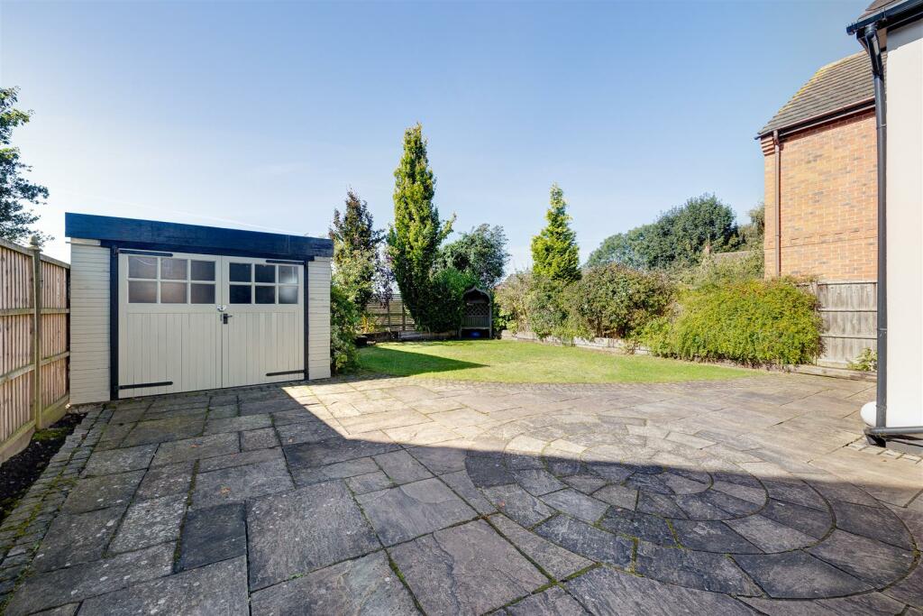 74 Main Street, Thornton